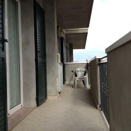 Aloe Beach Apartments, Ombrellone, Parcheggio E Uso Di Biciclette Gratis Rimini Exterior photo