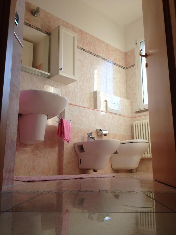 Aloe Beach Apartments, Ombrellone, Parcheggio E Uso Di Biciclette Gratis Rimini Exterior photo
